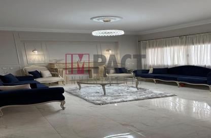 Apartment - 3 Bedrooms - 2 Bathrooms for sale in Ganoob El Acadimia - New Cairo City - Cairo