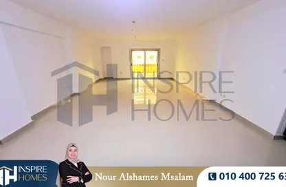 شقة - 3 غرف نوم - 2 حمامات للايجار في لوران - حي شرق - الاسكندرية