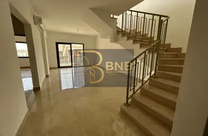 (بنتهاوس  (روف - 2 غرف نوم - 3 حمامات للبيع في مون ريزيدنس - فيفث سكوير - التجمع الخامس - مدينة القاهرة الجديدة - القاهرة
