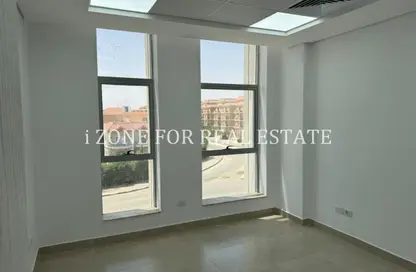 عيادة - استوديو - 1 حمام للايجار في طريق الشروق - المجاورة الاولي - الحي الثامن - مدينة الشروق - القاهرة