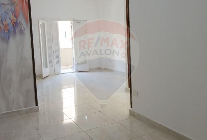 8224404 - Property Image 2