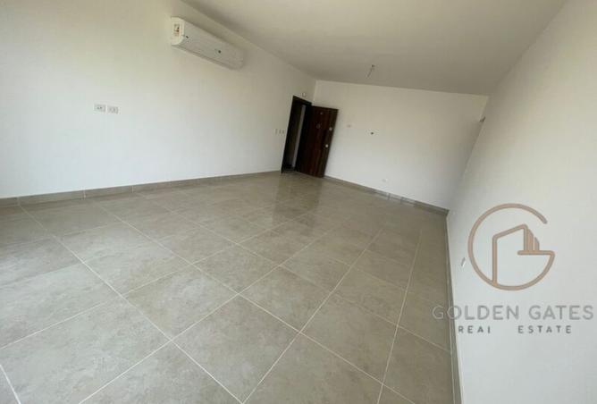 Apartment for rent in Fifth Square (Marasem)