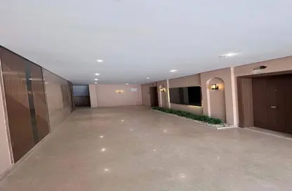 Penthouse - 3 Bedrooms - 4 Bathrooms for sale in Village West - Sheikh Zayed Compounds - Sheikh Zayed City - Giza