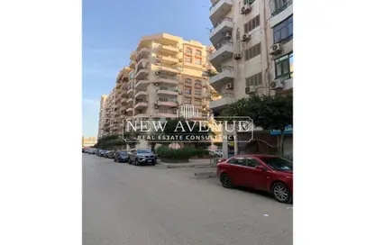 Apartment - 3 Bedrooms - 2 Bathrooms for sale in Hosny Othman St. - Al Sefarat District - Nasr City - Cairo