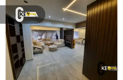 شقة - 3 غرف نوم - 3 حمامات للبيع في ميدان دجله - دجلة - حي المعادي - القاهرة