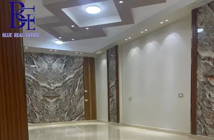 Clinic - Studio - 1 Bathroom for sale in 13th District - Sheikh Zayed City - Giza