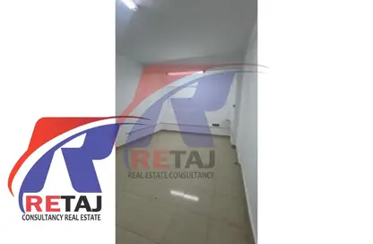 Apartment - 2 Bedrooms - 1 Bathroom for rent in Al Mahdi Bin Baraka St. - Al Hadiqah Al Dawliyah - 7th District - Nasr City - Cairo