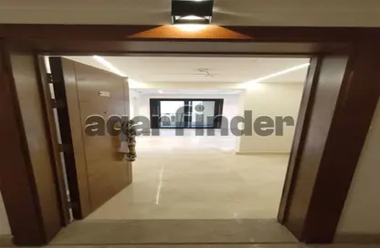 شقة - 3 غرف نوم - 3 حمامات للايجار في أو ويست - كمبوندات 6 أكتوبر - مدينة 6 أكتوبر - الجيزة