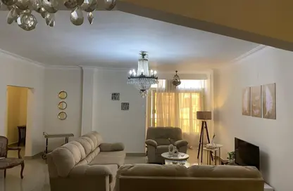 شقة - 2 غرف نوم - 2 حمامات للايجار في شارع المنصور محمد - الزمالك - القاهرة