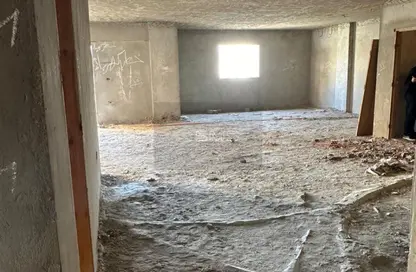 طابق كامل - 4 غرف نوم - 4 حمامات للبيع في شارع زيزينيا - المستثمرين الجنوبية - مدينة القاهرة الجديدة - القاهرة