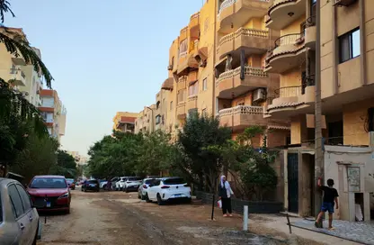 شقة - 3 غرف نوم - 2 حمامات للبيع في البوابة الرابعة القديمة - حورس - حدائق الاهرام - الجيزة