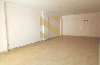 شقة - 3 غرف نوم - 2 حمامات للايجار في لازورد - الحي الثامن - الشيخ زايد - الجيزة