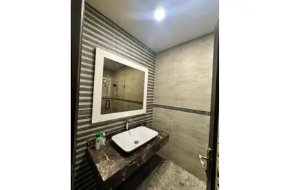 شقة - 3 غرف نوم - 2 حمامات للايجار في شارع ابو موسي الاشعري - التجمع الاول - مدينة القاهرة الجديدة - القاهرة