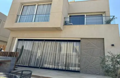 تاون هاوس - 4 غرف نوم - 4 حمامات للبيع في لوجار - مدينة زايد الجديدة - الشيخ زايد - الجيزة