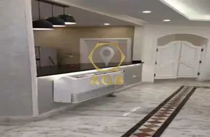 شقة - 6 غرف نوم - 4 حمامات للبيع في شارع البحر الاعظم - منطقة الجيزة - جنوب الجيزة - الجيزة