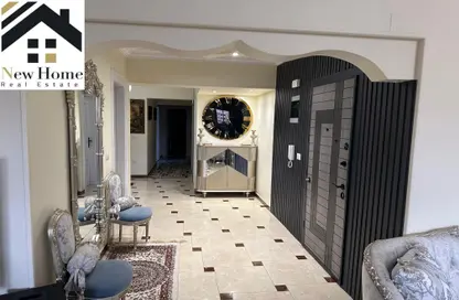 شقة - 3 غرف نوم - 3 حمامات للبيع في الهضبة العليا - المقطم - القاهرة