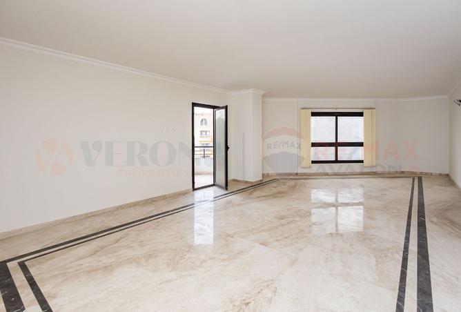 8417877 - Property Image 2