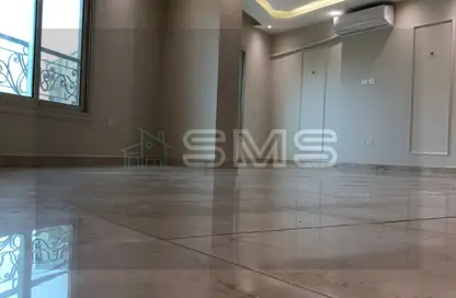 شقة - 2 غرف نوم - 1 حمام للايجار في شارع 53 - الحي الاول - التجمع الخامس - مدينة القاهرة الجديدة - القاهرة