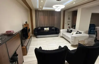 شقة - 2 غرف نوم - 2 حمامات للبيع في شارع ابراهيم نوار - المنطقة السادسة - مدينة نصر - القاهرة