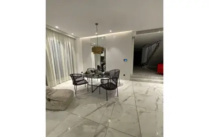 فيلا - 4 غرف نوم - 5 حمامات للايجار في جاردن ريزدنس - هايد بارك - مدينة القاهرة الجديدة - القاهرة