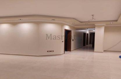 Apartment - 3 Bedrooms - 2 Bathrooms for rent in Zizinia St. - South Investors Area - New Cairo City - Cairo