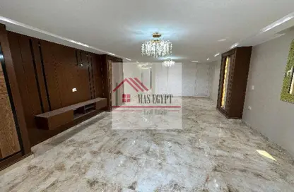 شقة - 3 غرف نوم - 3 حمامات للبيع في شارع البطل احمد عبد العزيز - المهندسين - الجيزة