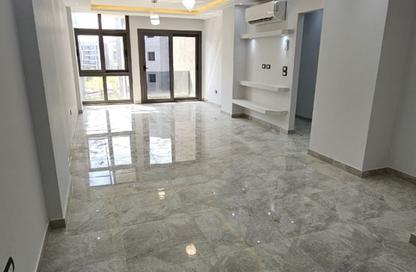 Apartment - 3 Bedrooms - 2 Bathrooms for rent in Sun Capital - Fayoum Desert road - 6 October City - Giza