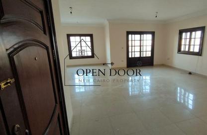 Apartment - 3 Bedrooms - 2 Bathrooms for rent in Doctor Yassin Abdel Ghaffar St. - Area C - Ganoob El Acadimia - New Cairo City - Cairo