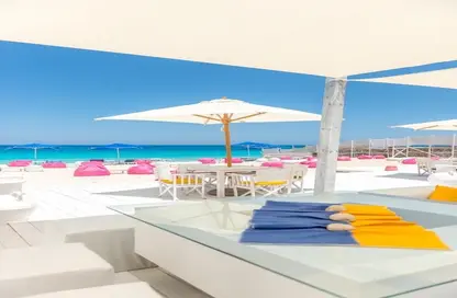 Apartment - 3 Bedrooms - 3 Bathrooms for sale in Mountain View - Ras Al Hekma - North Coast