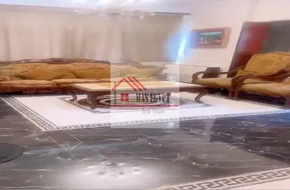 شقة - 4 غرف نوم - 2 حمامات للبيع في شارع شهاب - المهندسين - الجيزة