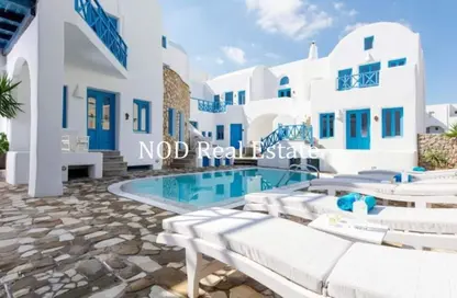 Chalet - 2 Bedrooms - 2 Bathrooms for sale in Mountain View - Ras Al Hekma - North Coast