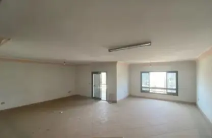 Apartment - 3 Bedrooms - 2 Bathrooms for sale in Dr Abdallah Al Araby St. - 7th District - Nasr City - Cairo