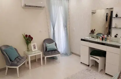 Apartment - 5 Bedrooms - 3 Bathrooms for rent in Continental Gardens - 12th District - Sheikh Zayed City - Giza