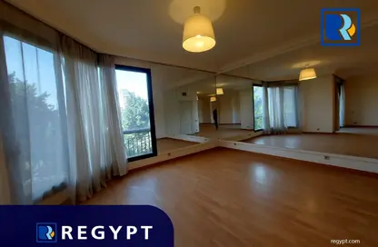 Apartment - 3 Bedrooms - 2 Bathrooms for rent in Shafik Mansour St. - Zamalek - Cairo