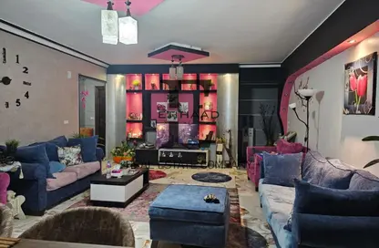 Apartment - 3 Bedrooms - 2 Bathrooms for sale in Heliopolis - Masr El Gedida - Cairo