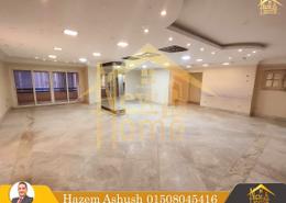 شقة - 3 غرف نوم - 3 حمامات for للبيع in طريق ابو قير - زيزينيا - حي شرق - الاسكندرية