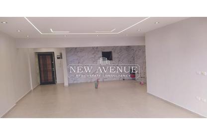 Apartment - 3 Bedrooms - 2 Bathrooms for sale in Cornish El Nile St. - Maadi - Hay El Maadi - Cairo