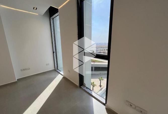 8083043 - Property Image 2