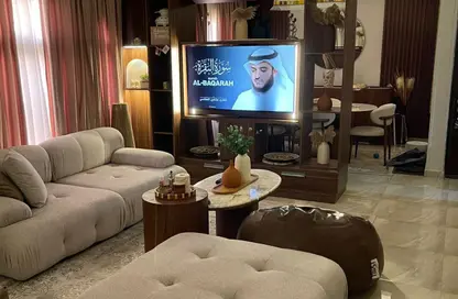 Apartment - 2 Bedrooms - 2 Bathrooms for sale in Ext North Inves Area - New Cairo City - Cairo