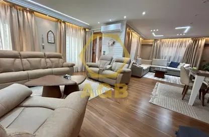 شقة - 3 غرف نوم - 3 حمامات للبيع في شارع عبد العزيز فهمي - ميدان هليوبوليس - النزهة - القاهرة