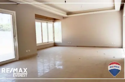 فيلا - 6 غرف نوم - 6 حمامات للايجار في جرينز - الحي السادس - الشيخ زايد - الجيزة
