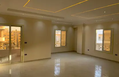 Apartment - 3 Bedrooms - 3 Bathrooms for sale in 2 and 2 - Al Andalus District - New Cairo City - Cairo
