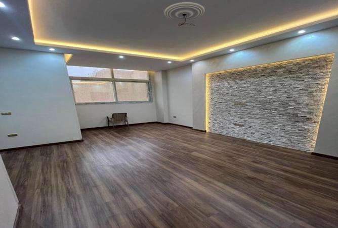 8334211 - Property Main Image