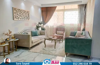 Apartment - 2 Bedrooms - 1 Bathroom for sale in Al Nasr St. - Smouha - Hay Sharq - Alexandria