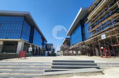 Retail - Studio - 3 Bathrooms for sale in Golden Gate - South Teseen St. - The 5th Settlement - New Cairo City - Cairo