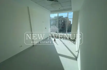 عيادة - استوديو - 1 حمام للبيع في مجمع أوزون الطبي - النرجس - مدينة القاهرة الجديدة - القاهرة