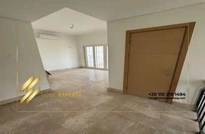 فيلا - 3 غرف نوم - 4 حمامات للايجار في سيليستا هيلز - اب تاون كايرو - المقطم - القاهرة