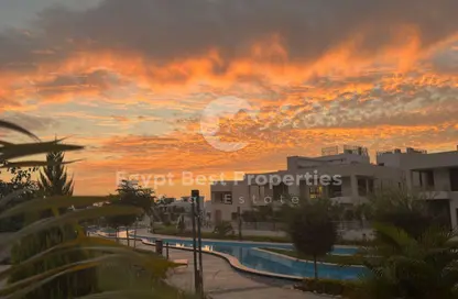 Townhouse - 3 Bedrooms - 3 Bathrooms for sale in Lake West - Sheikh Zayed Compounds - Sheikh Zayed City - Giza