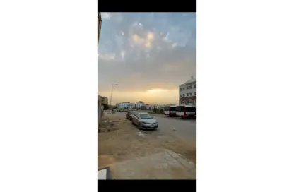 شقة - 3 غرف نوم - 2 حمامات للبيع في كمبوندات الشروق - مدينة الشروق - القاهرة
