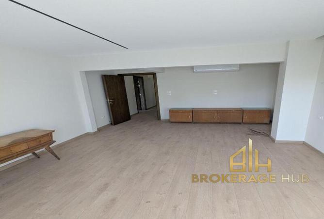 8246288 - Property Image 3